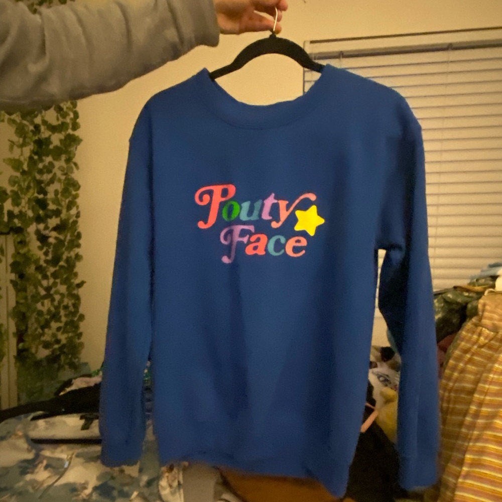 Addison Rae blue crew neck